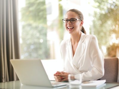 office manager femme